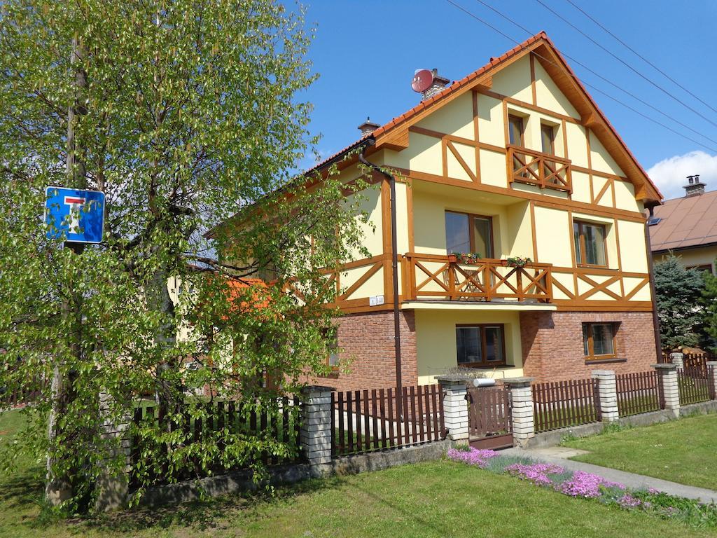 Demaenova 238 Apartman Lipótszentmiklós Szoba fotó
